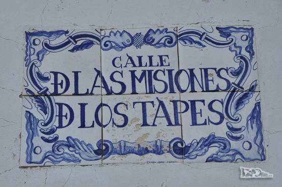 Placa de rua em Colonia del Sacramento, no sul do Uruguai